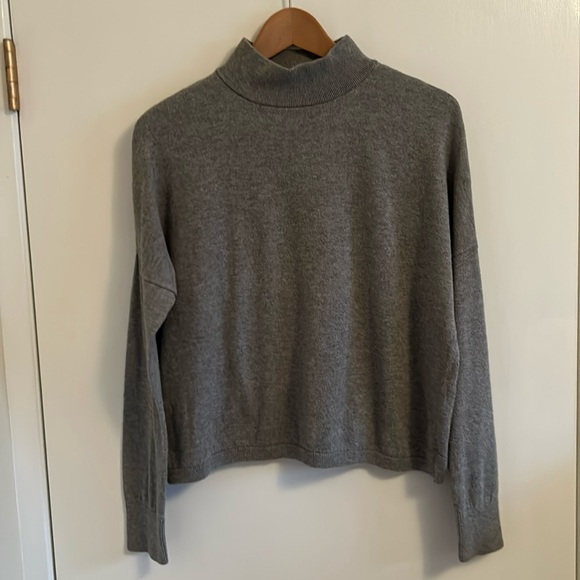 Icone VGUC grey sweater. Size M. - Picture 1 of 9